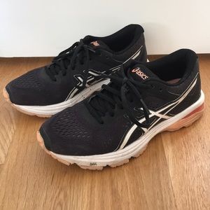 ASICS women GT-1000 running